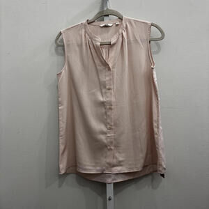 Uniqlo Sleeveless Button-Up Blouse in Light Pink